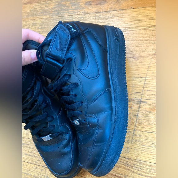 NIKE AIR FORCE 1 Mid Men’s shoes EUC - Picture 3 of 12